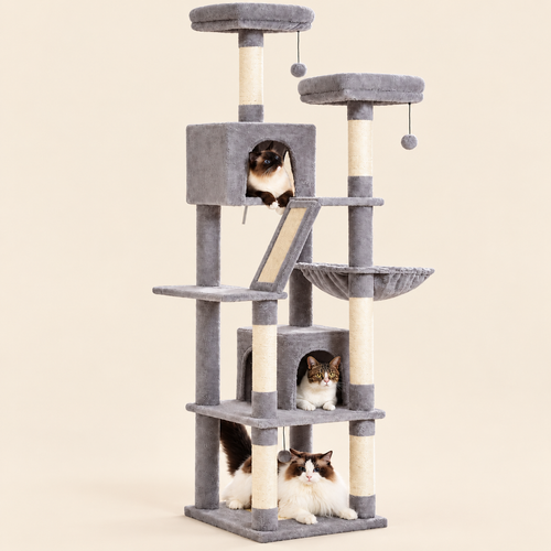 Arbre à chat 180 cm avec 2 niches, hamac et pompons — fond studio beige généré par IA